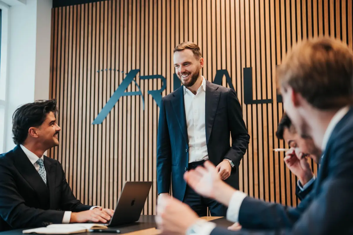 L'équipe Arbalett réunie dans les bureaux